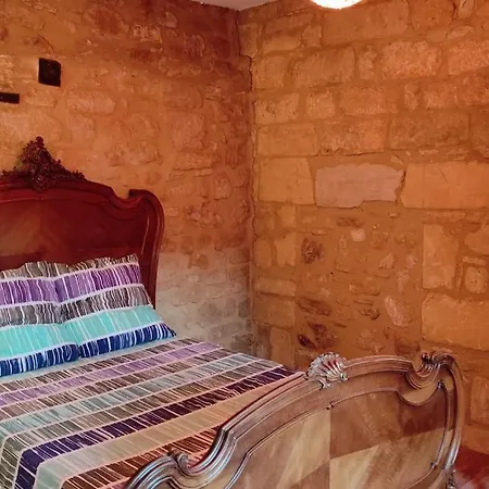 Duplex Avec Cour Au Coeur De La Cité Médiévale. Appartamento Gourdon en Quercy