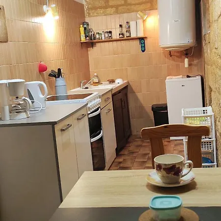 Duplex Avec Cour Au Coeur De La Cité Médiévale. Gourdon en Quercy