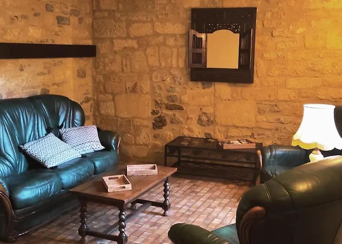 Διαμέρισμα Duplex Avec Cour Au Coeur De La Cite Medievale. Gourdon-en-quercy